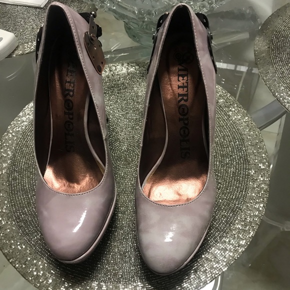 Ladies heels - Picture 2 of 7